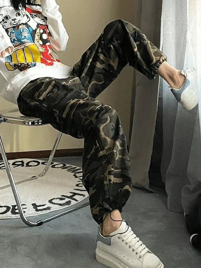 CAMO CARGO PANTS WITH DRAWSTRING - LOOSE FIT DESIGN