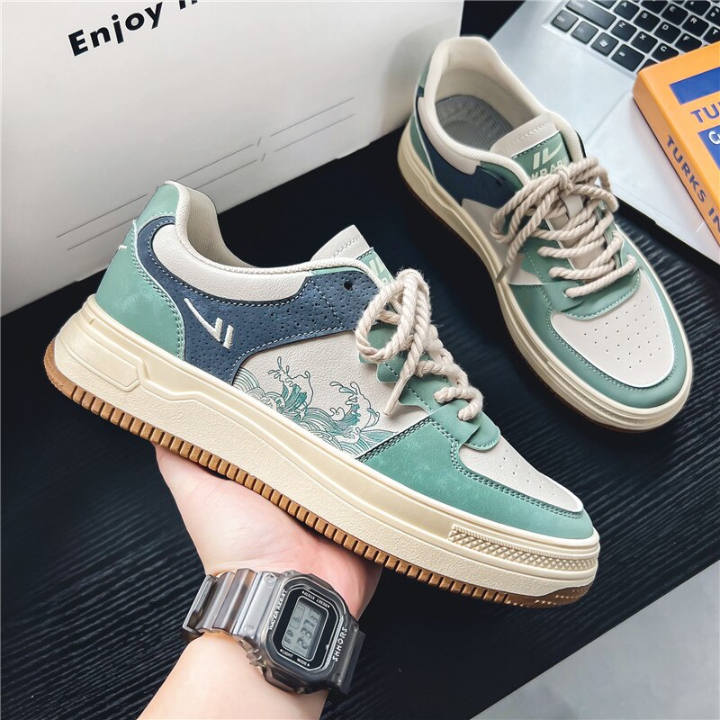 CANVAS SNEAKERS IN GREEN AND TAN FOR EVERYDAY WEAR