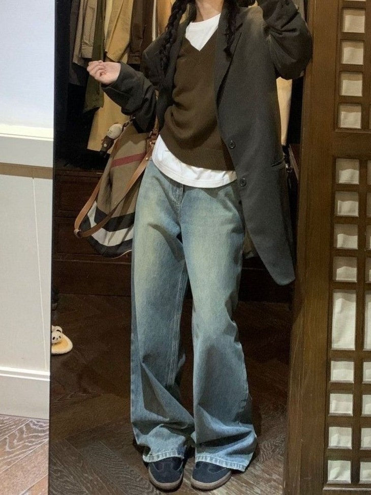 CASUAL WOMEN'S OUTFIT WITH AUTHENTIC WASH FINISH AND WIDE LEG DESIGN