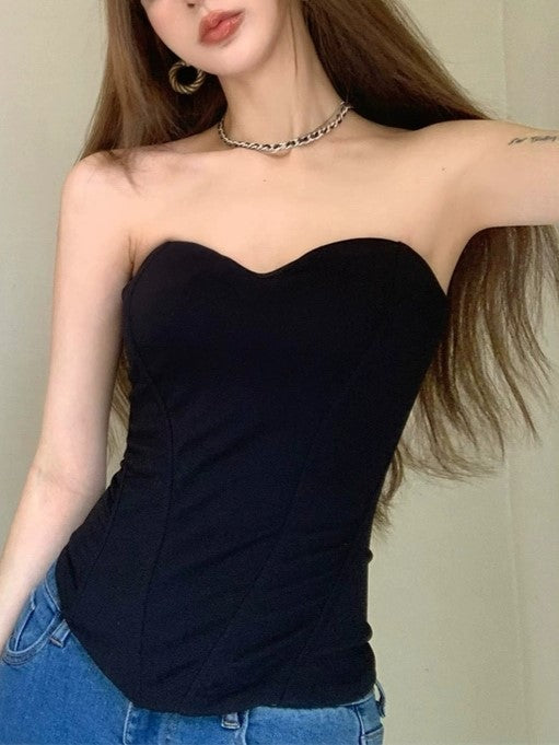 CHIC STRAPLESS BANDEAU TOP IN BLACK WITH SWEETHEART DESIGN