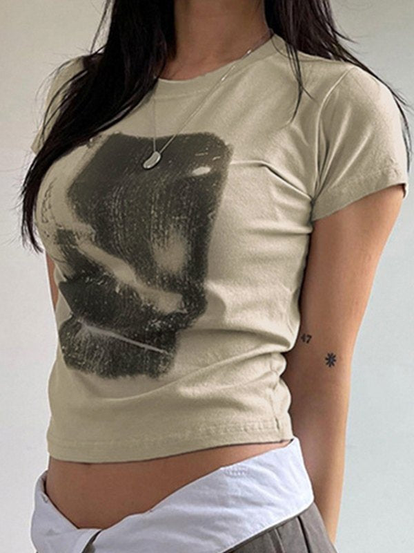CROPPED GRAPHIC TEE WITH NECKLACE - SHORT SLEEVE SOFT COTTON DESIGN
