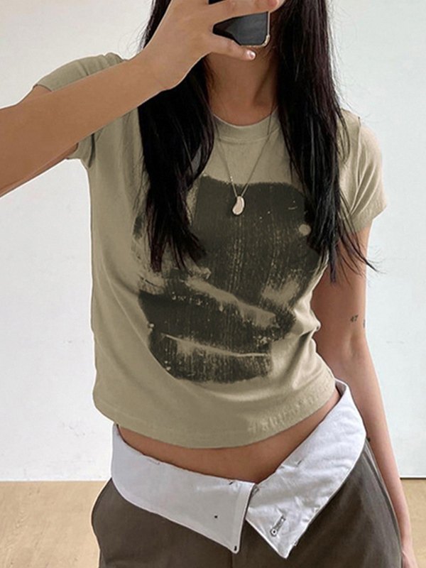 CROPPED GRAPHIC TEE WITH NECKLACE - SHORT SLEEVE VINTAGE STYLE