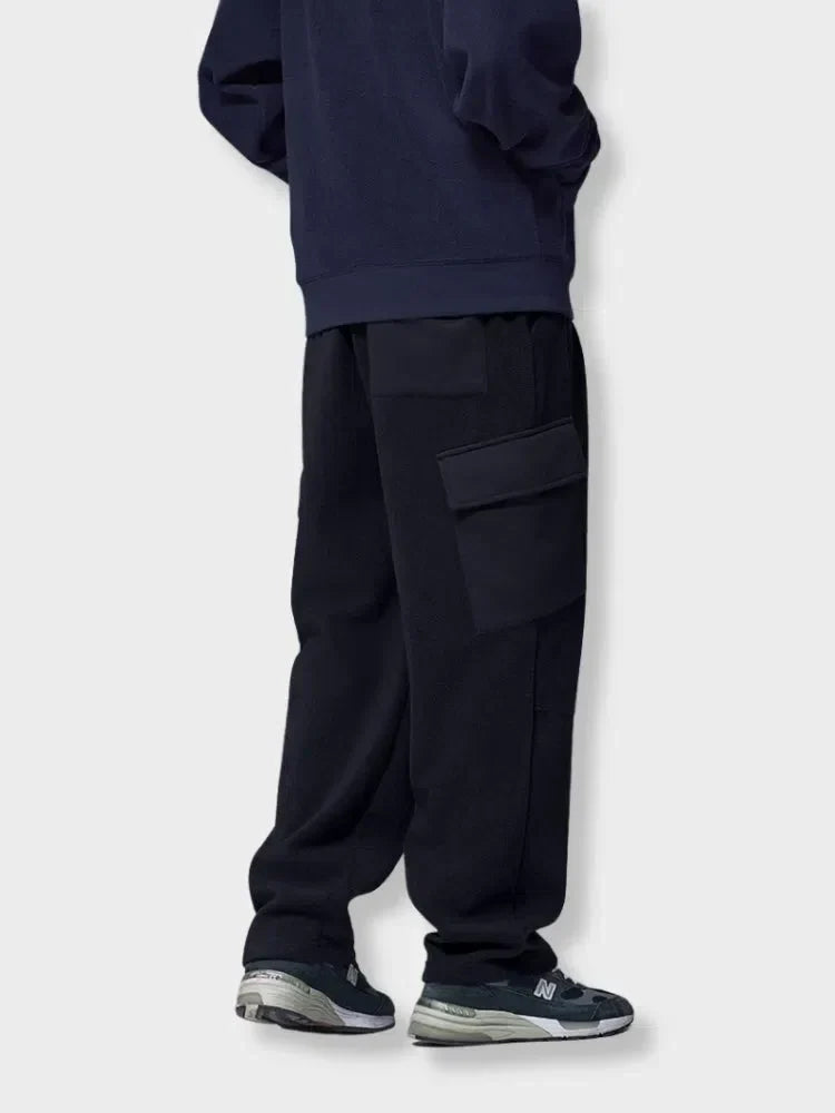 BLACK CARGO PANTS WITH FLEECE TRACK JOGGERS DESIGN FOR VERSATILE STYLE