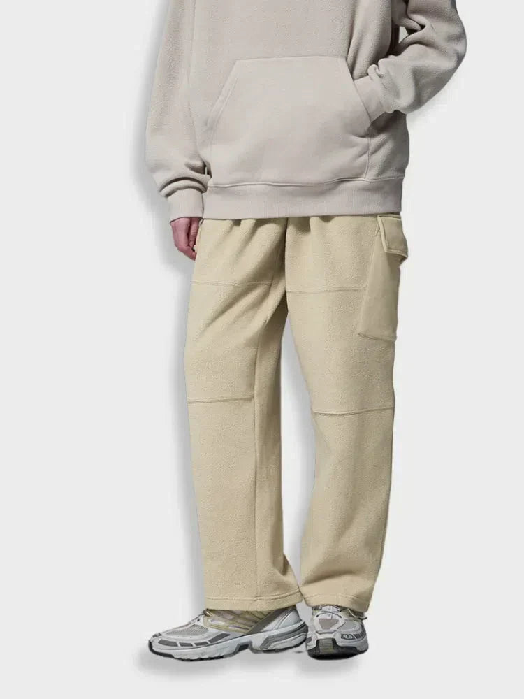 BLACK CARGO PANTS WITH FLEECE TRACK JOGGERS DESIGN FOR VERSATILE STYLE