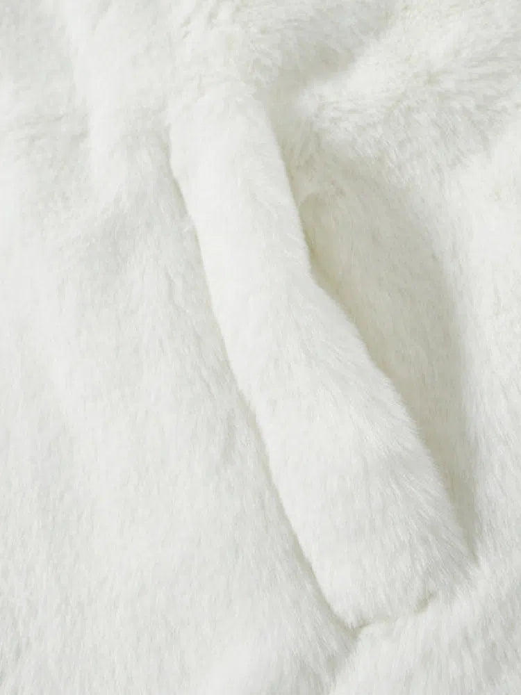 WHITE FLEECE JACKET WITH BLACK EMBLEM URBAN STYLE FUZZY FLEECE