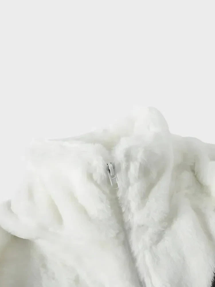 WHITE FLEECE JACKET WITH BLACK EMBLEM URBAN STYLE FUZZY FLEECE