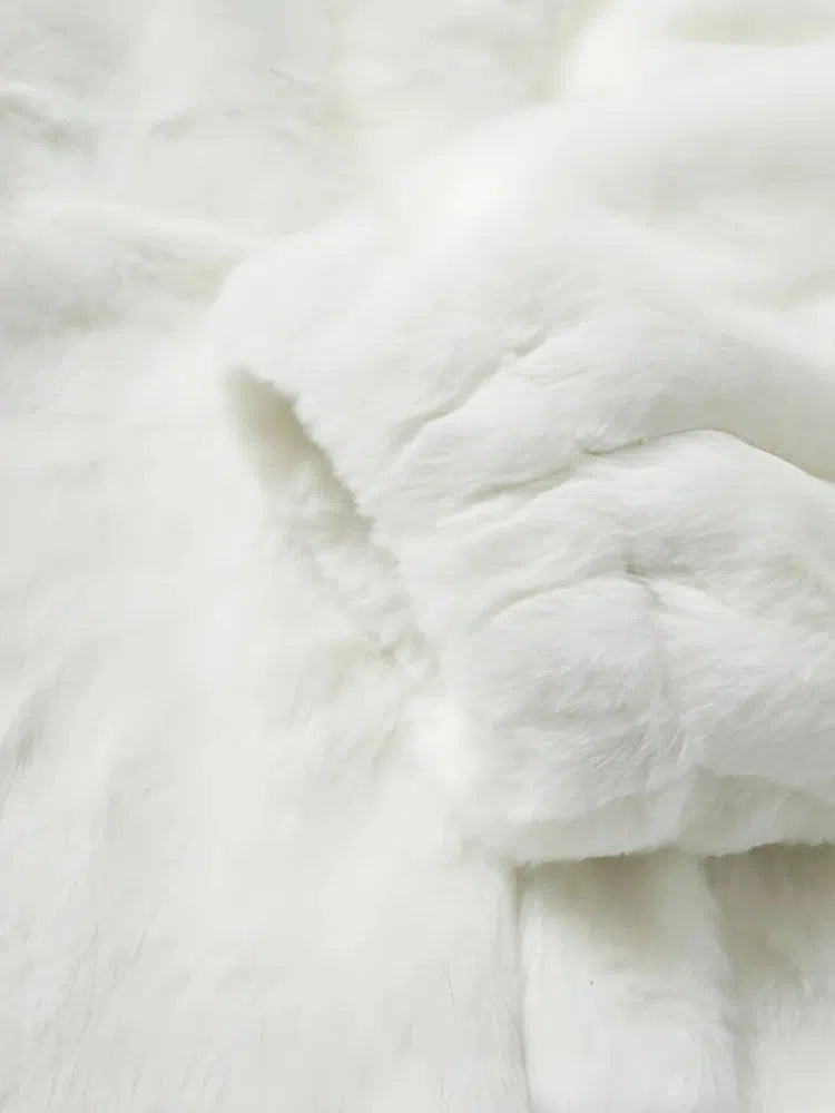 WHITE FLEECE JACKET WITH BLACK EMBLEM URBAN STYLE FUZZY FLEECE