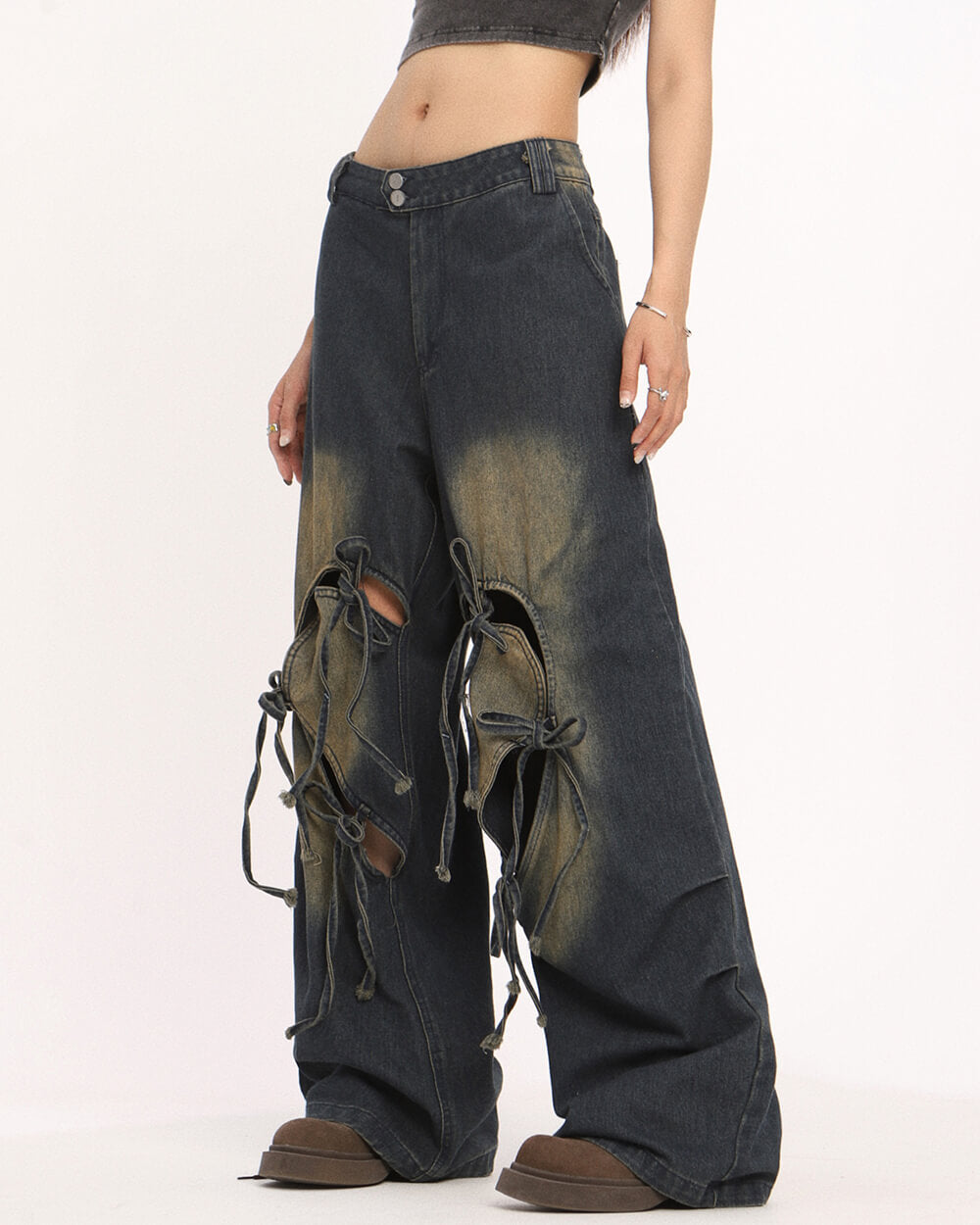 EDGY HEARTCUT WIDE-LEG JEAN WITH DARK WASH AND HEART BOW WIDE DETAIL