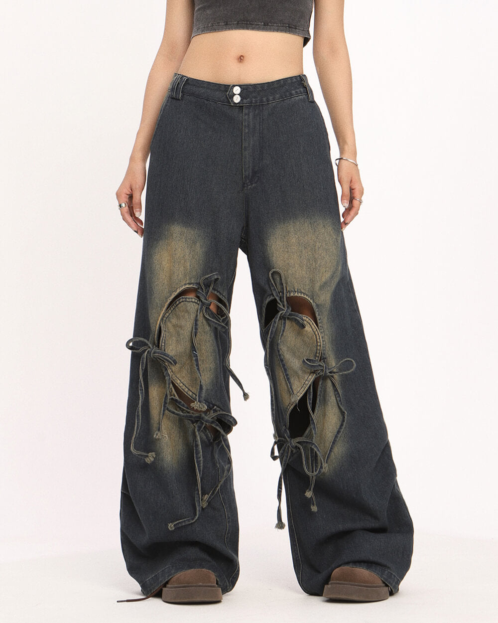 EDGY HEARTCUT WIDE-LEG JEAN WITH DARK WASH AND HEART BOW WIDE DETAIL