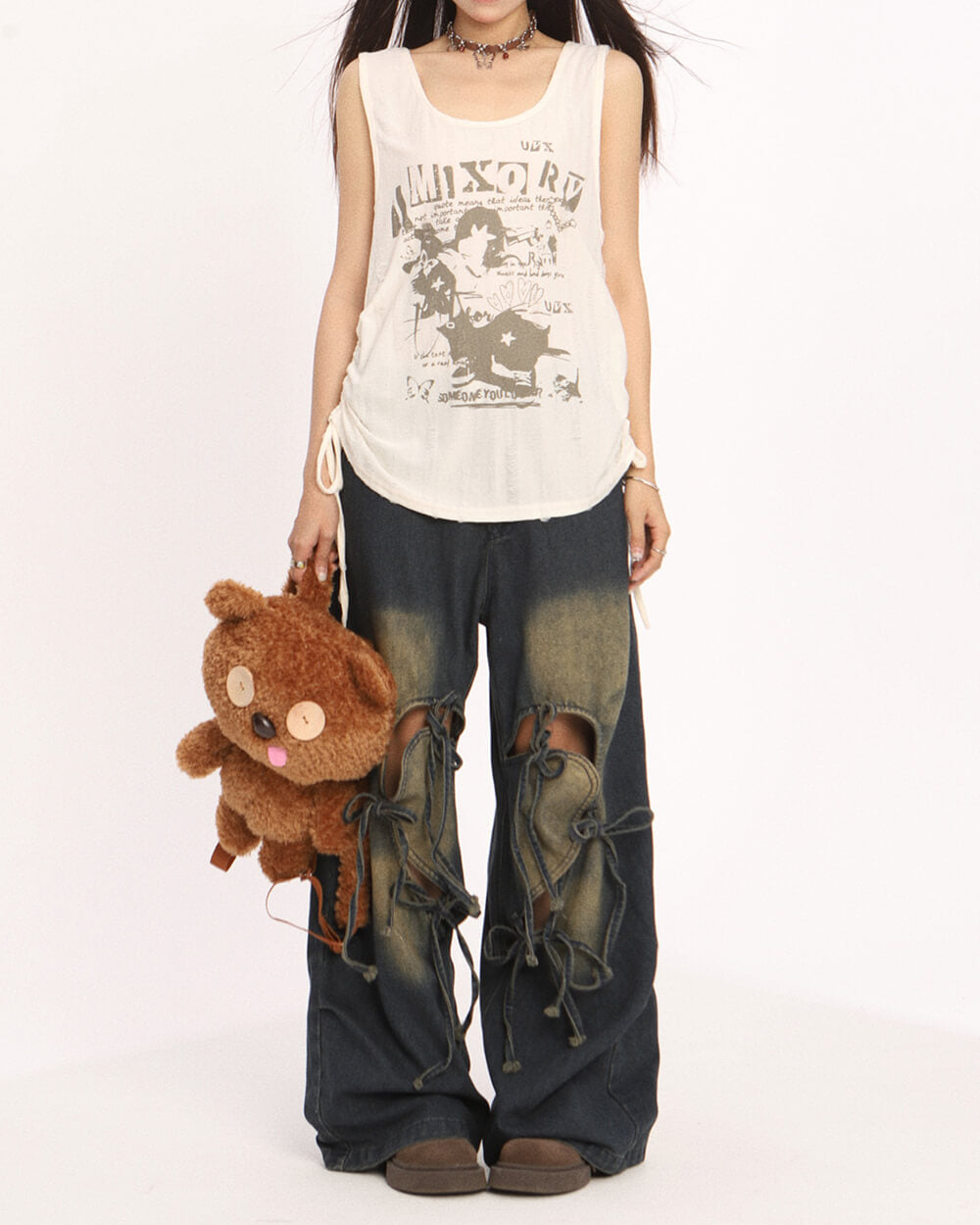 EDGY HEARTCUT WIDE-LEG JEAN WITH DARK WASH AND HEART BOW WIDE DETAIL