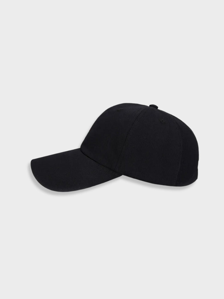 ELEGANT ROSE CAP WITH BLACK BASEBALL DESIGN AND RED ROSE DETAIL