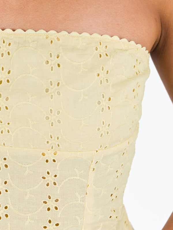 EMBROIDERED HOLLOW STRAPLESS TOP IN SLIM FIT DESIGN