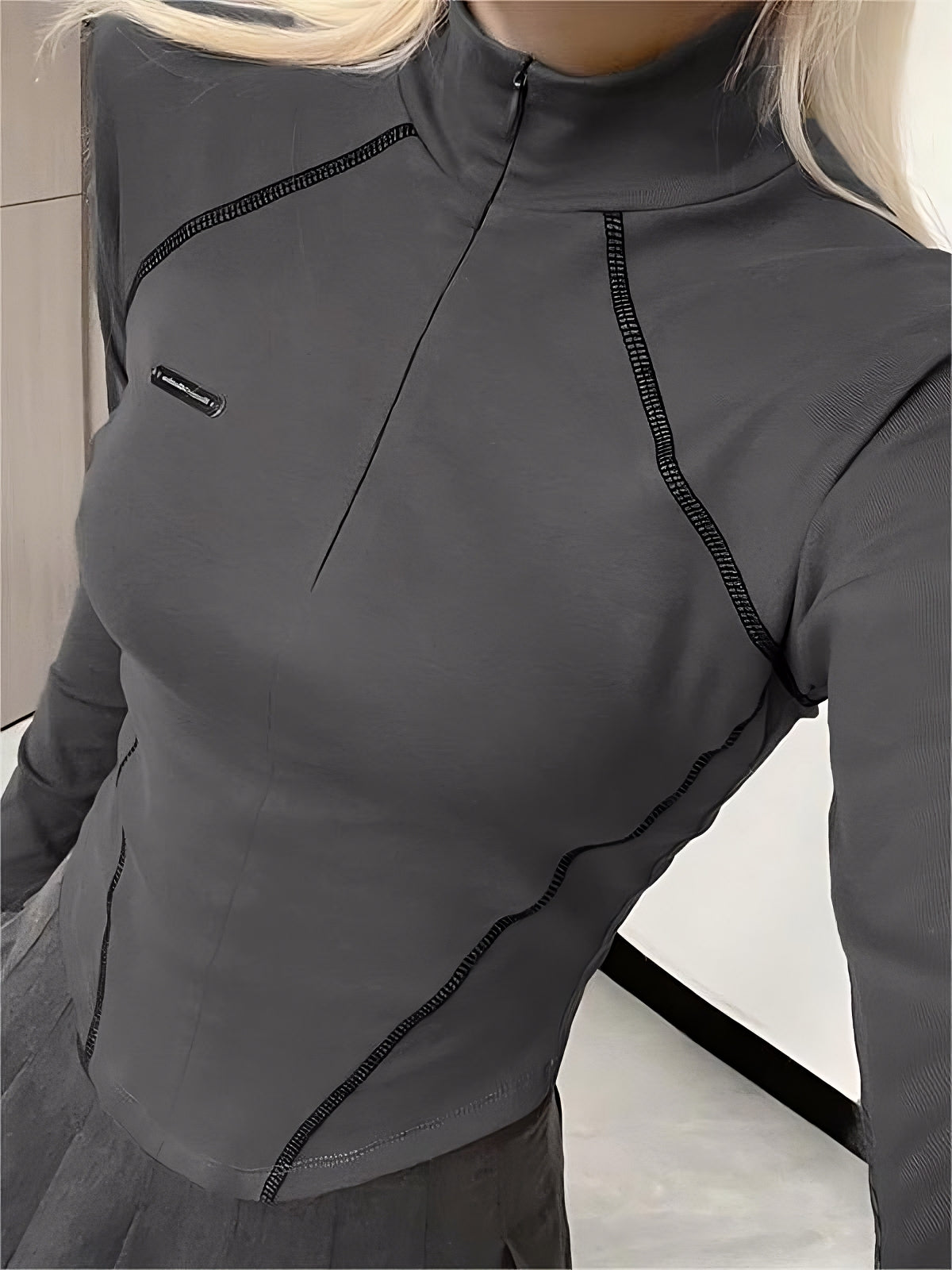 FITTED LONG SLEEVE TOP WITH INTRICATE SEAM DETAILS FOR CYBERPUNK STYLE