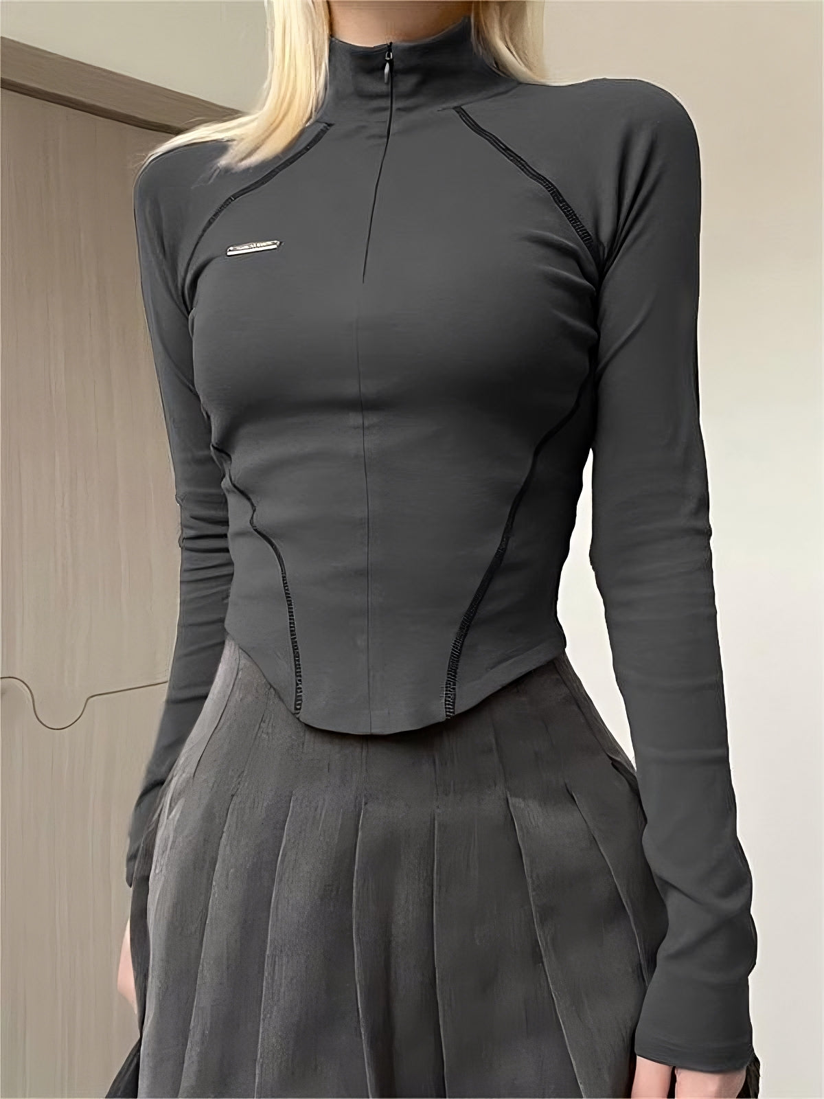 FITTED LONG SLEEVE TOP WITH INTRICATE SEAM DETAILS FOR CYBERPUNK STYLE