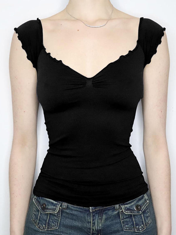FITTED V-NECK TOP WITH SHORT DUFFLE SLEEVES FOR VINTAGE CHARM