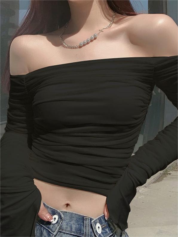 GATHERED OFF-THE-SHOULDER TOP FOR ULTIMATE COMFORT AND DURABLE MOVEMENT