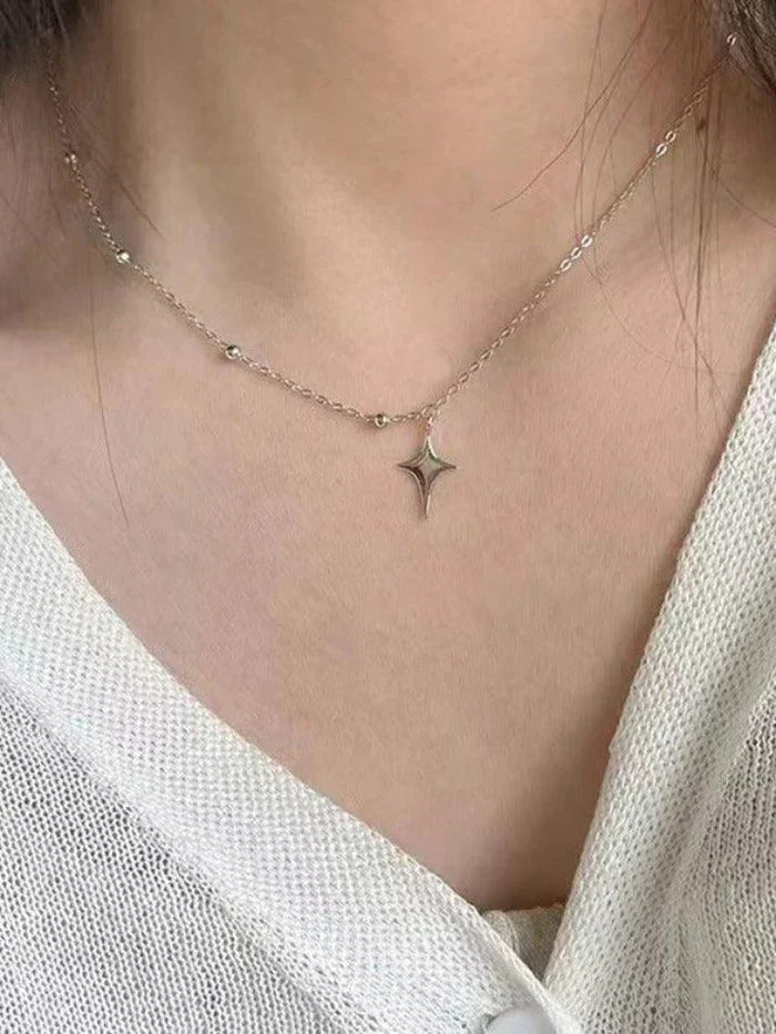 GOLD STAR PENDANT NECKLACE STAR ALLOY STATEMENT PIECE