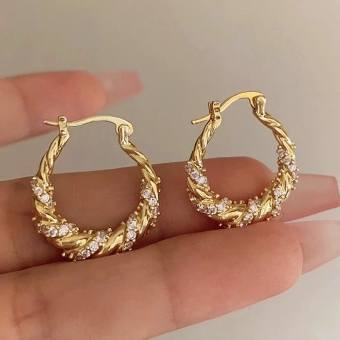 GOLD TWIST HOOP EARRING SPARKLING RHINESTONES INVITED AESTHETIC EARRINGS