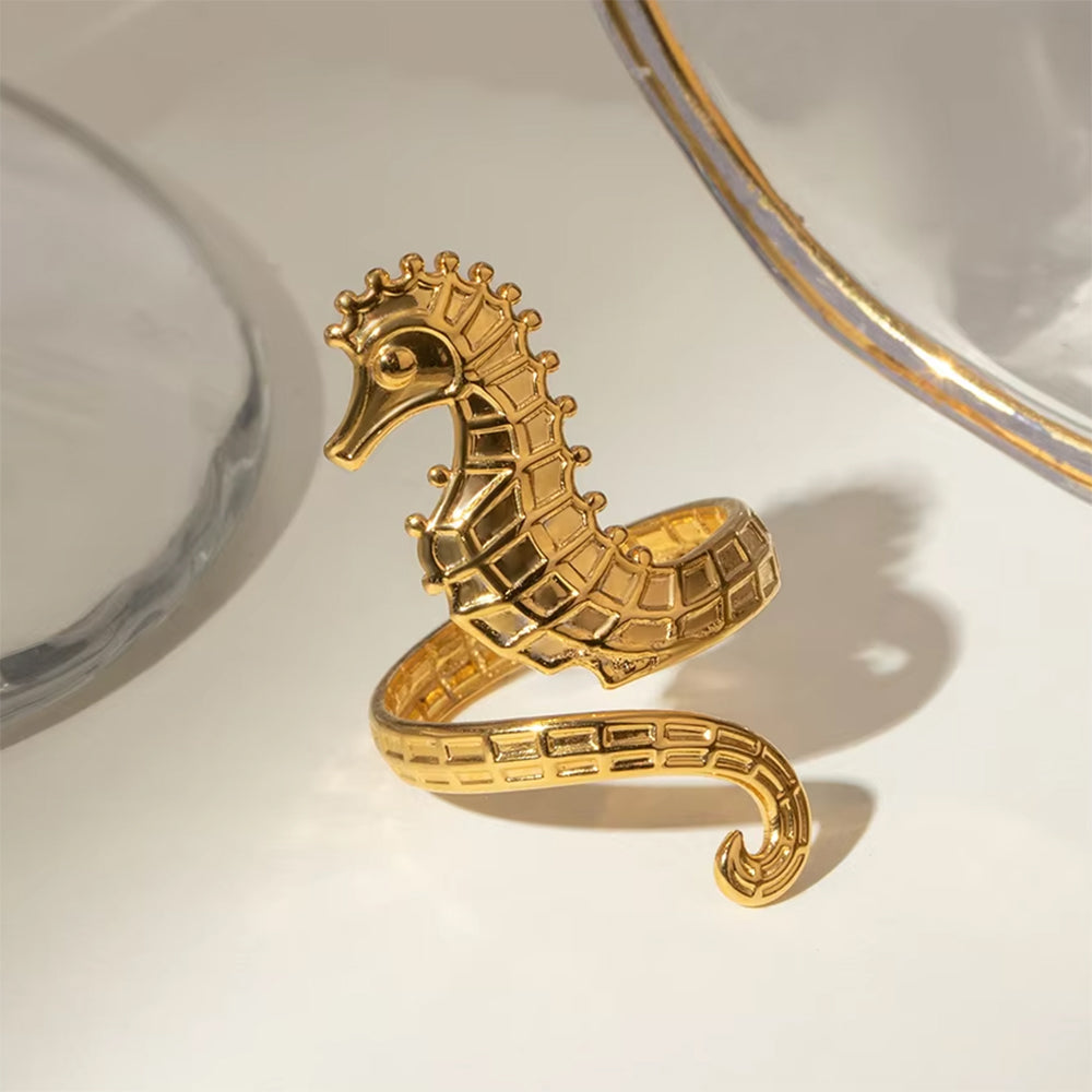 GOLDEN SEAHORSE RING OCEAN-INSPIRED SEAHORSE RING