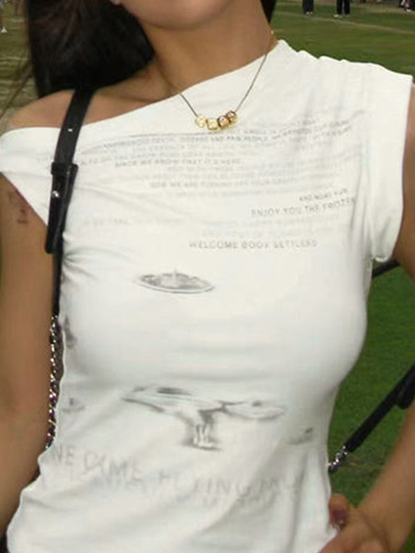 GRAPHIC PRINT TOP WITH BOLD ENGLISH DESIGN