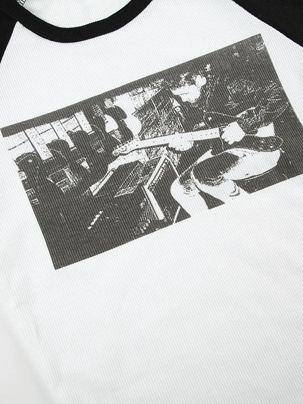 GRAPHIC TEE - BOLD CONTRAST VINTAGE PRINT IN WHITE AND NAVY