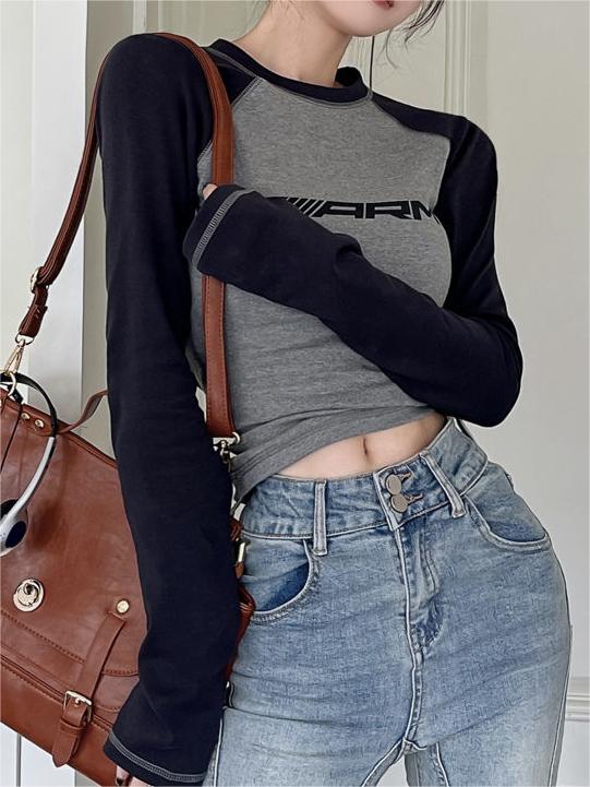 GRAY AND BLACK LONG-SLEEVED CROP TOP WITH TRENDY CREW NECK