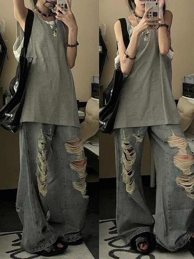 GRAY LAYERED NECKLACE TANK TOP WITH VINTAGE-INSPIRED SLEEVELESS CUT