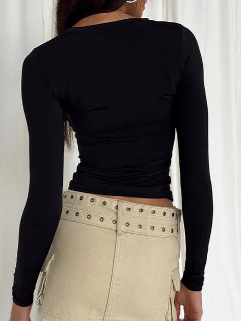 GRAY LONG-SLEEVE FITTED TOP FOR EVERYDAY WEAR AND Y2K STYLE