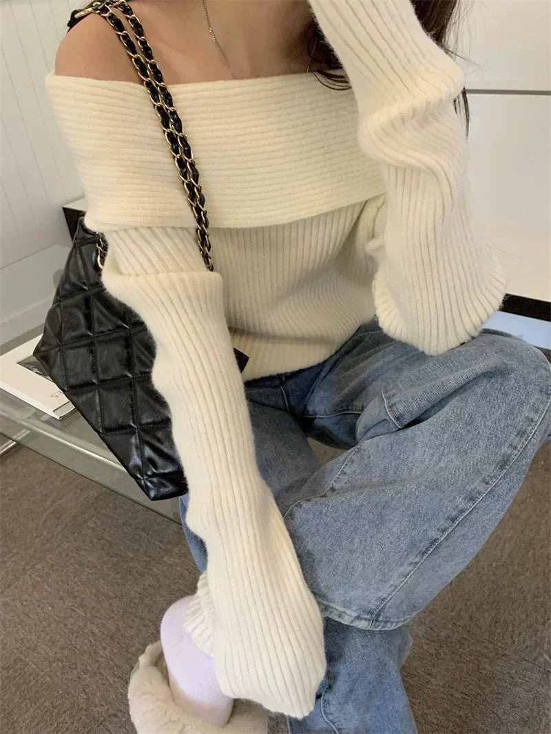 GRAY OFF-THE-SHOULDER KNIT SWEATER WITH LONG SLEEVES