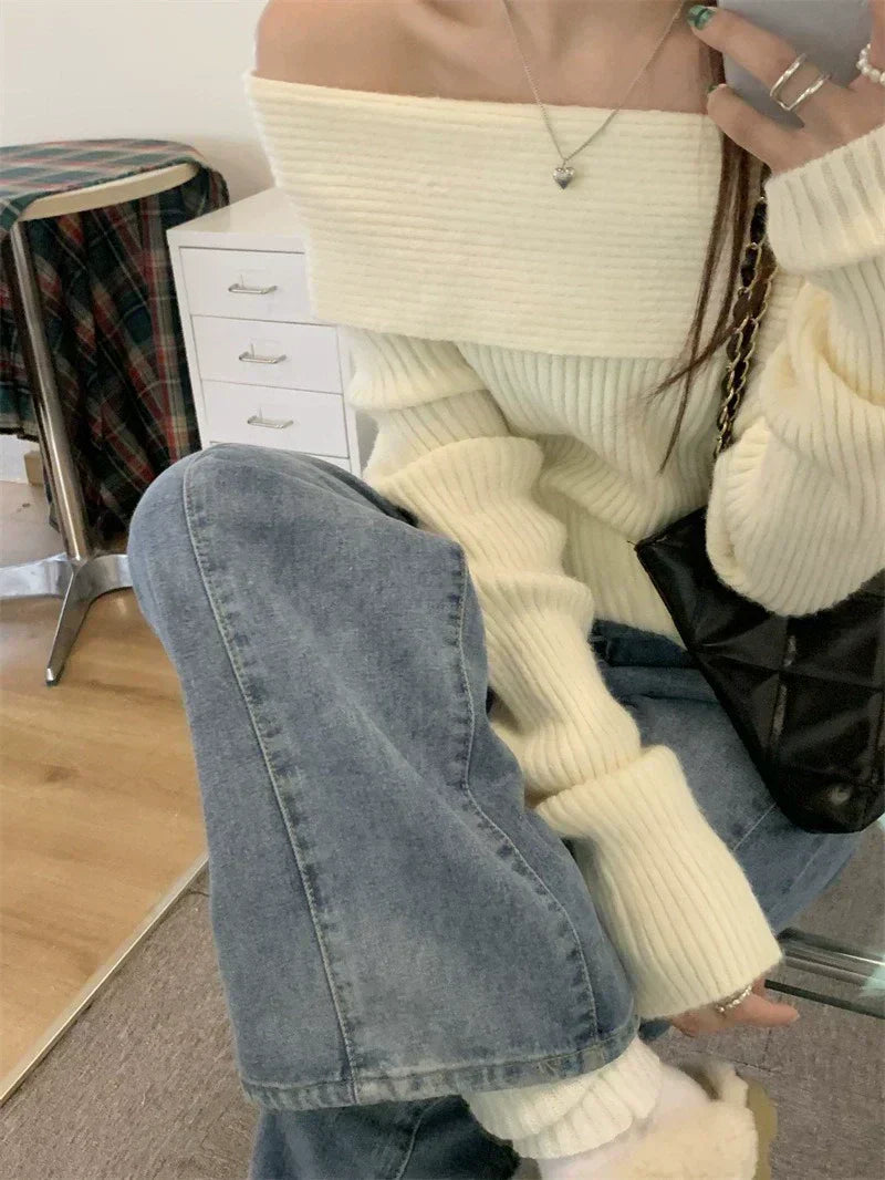 GRAY OFF-THE-SHOULDER KNIT SWEATER WITH LONG SLEEVES
