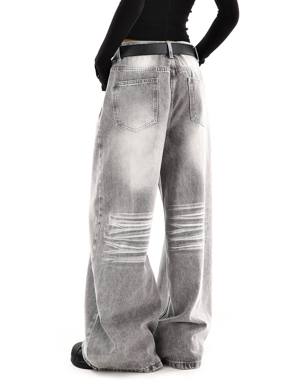 GRAY WIDE-LEG JEANS WITH BLACK BELT FOR WOMEN