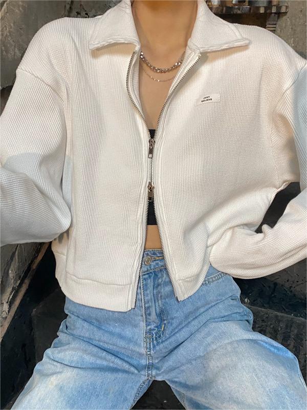 GRAY ZIP-UP CORDUROY JACKET WITH VERSATILE CROP DESIGN AND ZIP CLOSURE