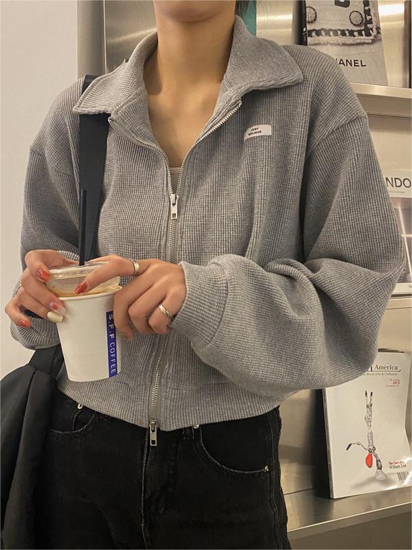 GRAY ZIP-UP CORDUROY JACKET WITH VERSATILE CROP DESIGN AND ZIP CLOSURE