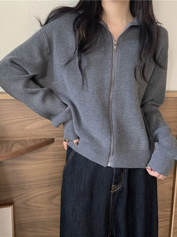 GRAY ZIP-UP KNIT SWEATER WITH DISTINCTIVE LAPEL COLLAR