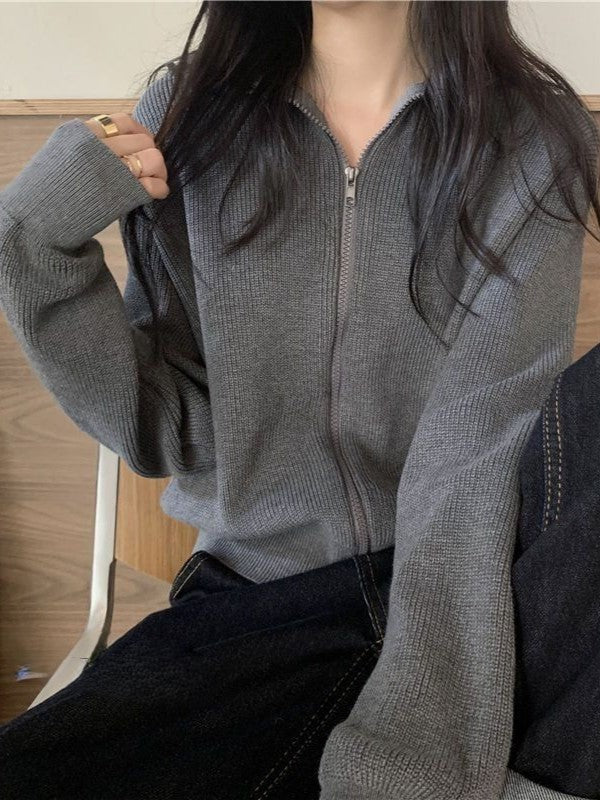 GRAY ZIP-UP KNIT SWEATER WITH DISTINCTIVE LAPEL COLLAR