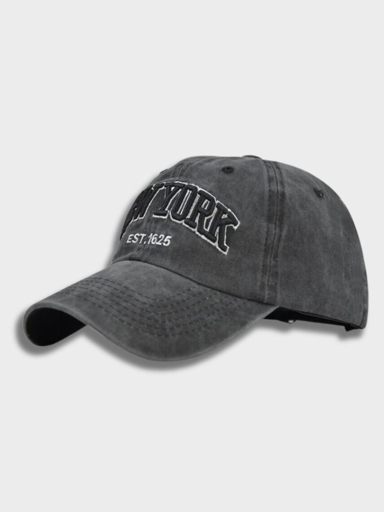 GREEN BASEBALL CAP WITH ICONIC NY LOGO