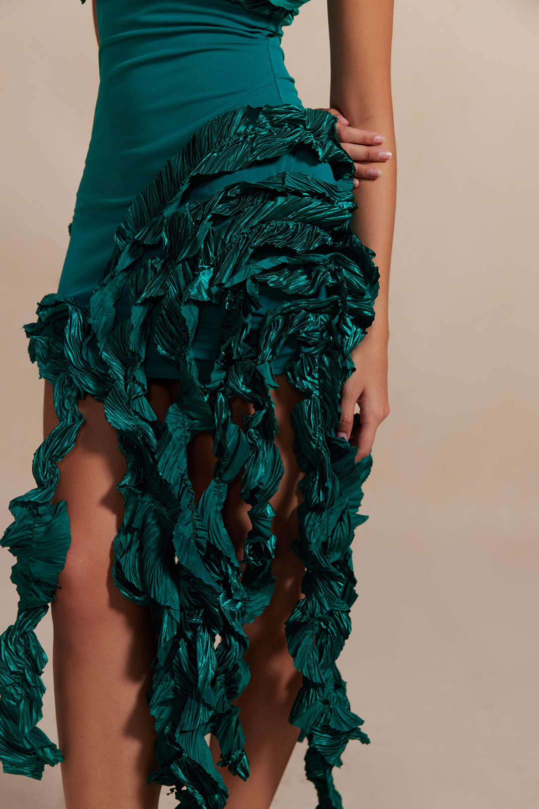 GREEN MIDI DRESS WITH LEAF EMBELLISHMENTS AND RUFFLE FRINGE DETAILS