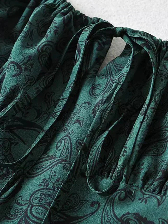 GREEN PAISLEY PRINT DRESS WITH FLATTERING SLIM FIT