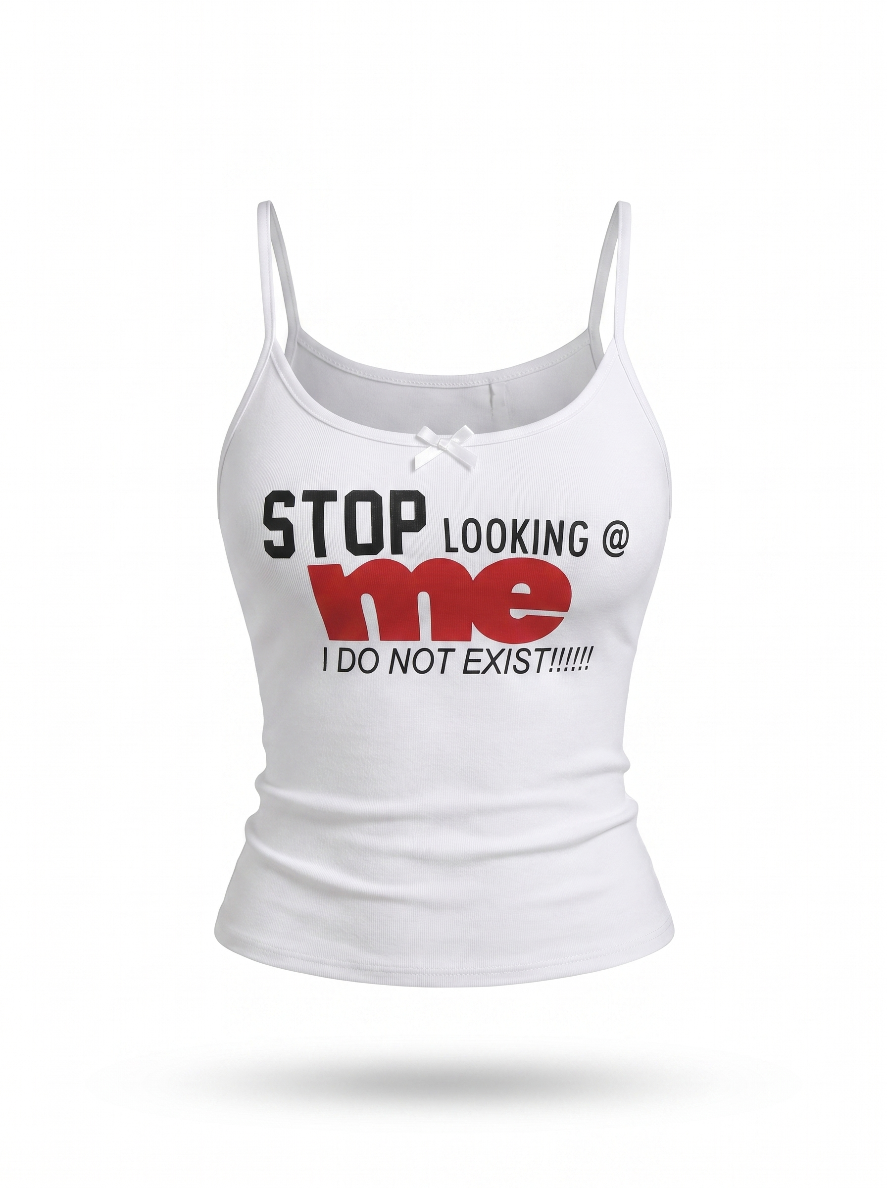 ENGEWEISSES TANKTOP MIT BUCHSTABENAUFDRUCK IM Y2K-STIL