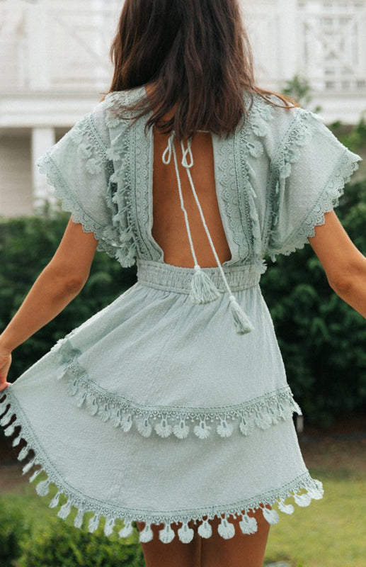 Baumwoll-Minikleid mit V-Ausschnitt und Spitzenbesatz 