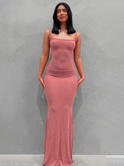 Lässiges ärmelloses, hochtailliertes, figurbetontes Trägerkleid 