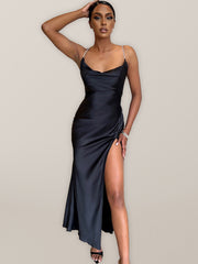 Schmal geschnittenes Partykleid mit Hüftschlitz, Rucksackausschnitt und Trägern 