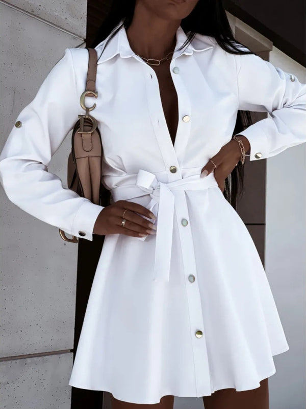 Damenkleid mit einfarbigem Revers, Knopfleiste und Bindeband 