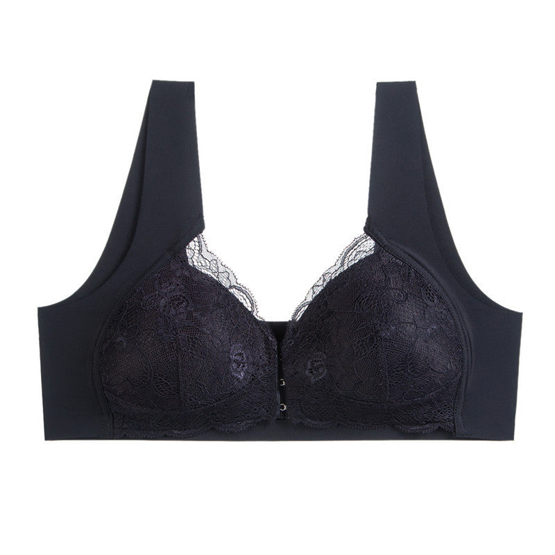 Sous-vêtements sexy et moulants en dentelle et anneaux métalliques pour une fille tentatrice 