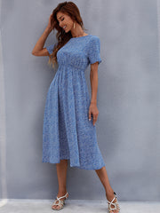 Robe fleurie d'été pour femme, petite taille, jupe mi-longue à manches courtes. 
