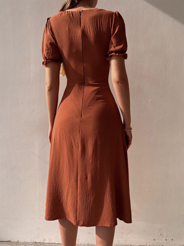 Elegantes Damenkleid mit herzförmigem Ausschnitt, Puffärmeln und mittlerer Länge 
