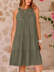 Neues Damen-Halterkragenkleid mit Lochstickerei 
