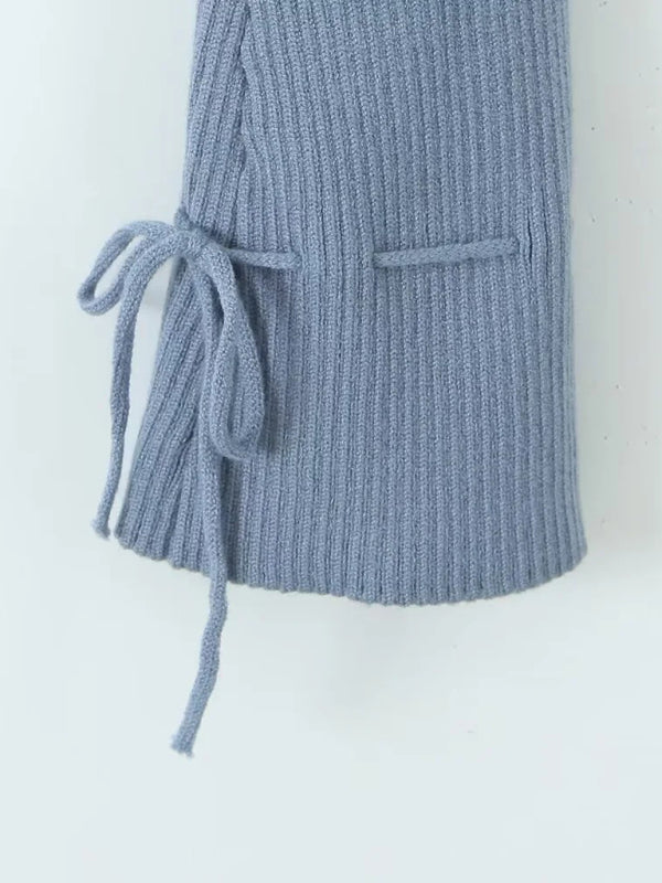 Damen-Langarmjacke mit neuem Reverskragen + farblich passende Hosenträger + Faltenrock 