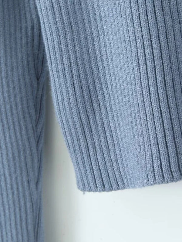 Damen-Langarmjacke mit neuem Reverskragen + farblich passende Hosenträger + Faltenrock 