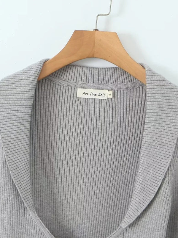 Damen-Langarmjacke mit neuem Reverskragen + farblich passende Hosenträger + Faltenrock 
